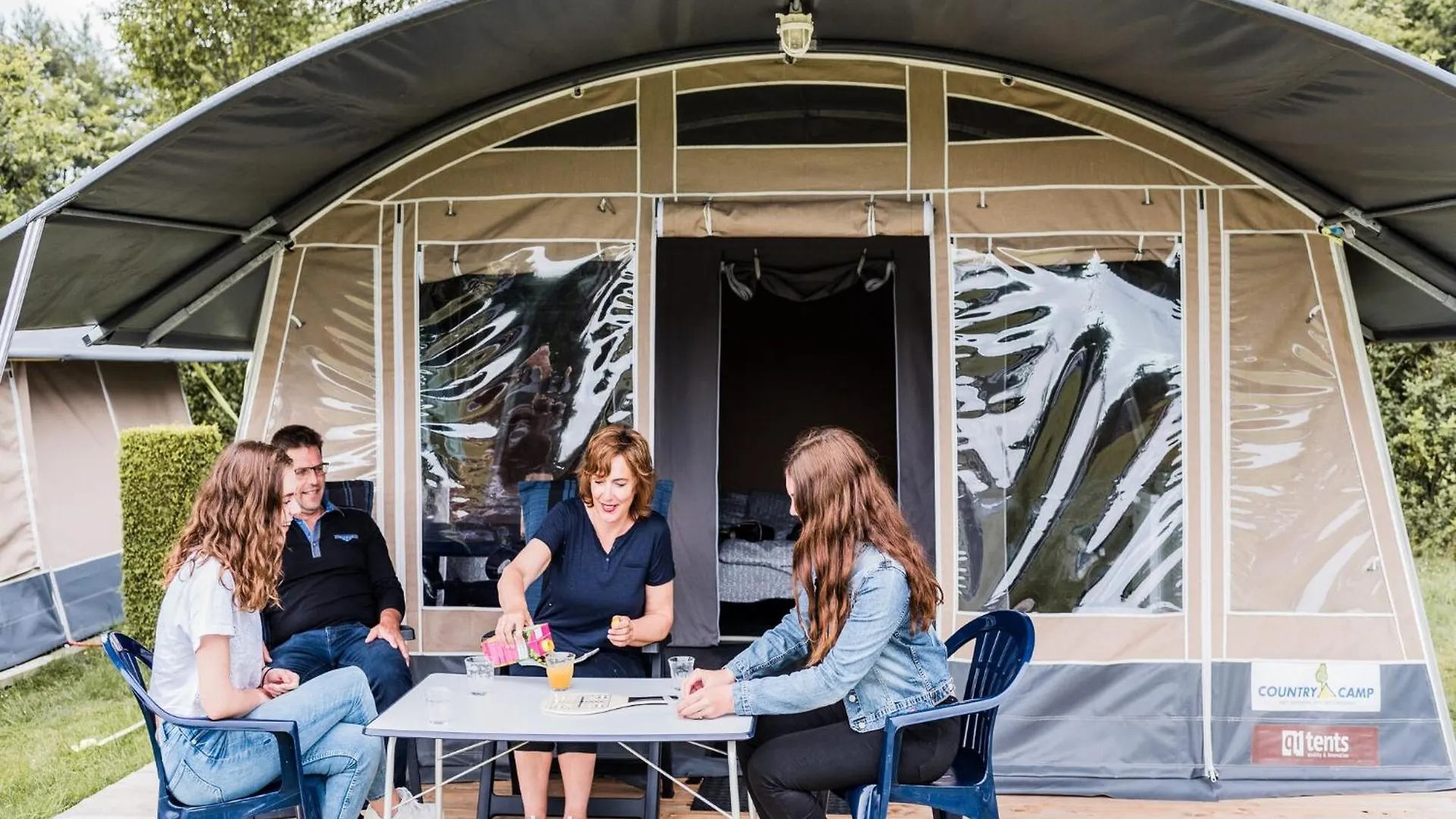 Tente de luxe Nice Tent Lodge On The Edge Of A Forest, Cleaning Included Nommern